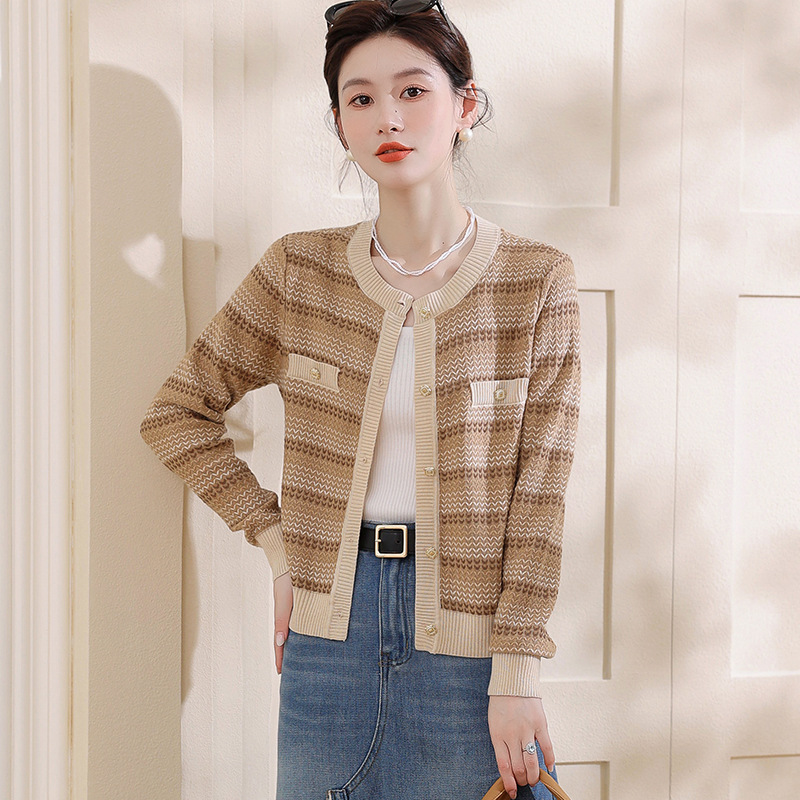 恒源祥女羊毛衫开衫v领2024春秋纽扣针织衫纯色外穿毛衣纯山羊绒