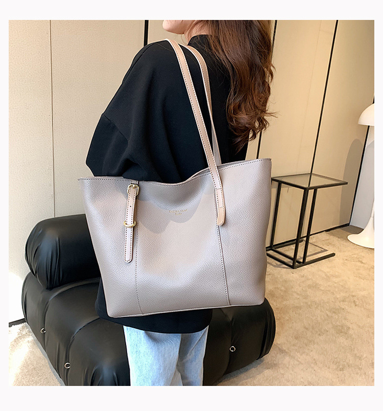 Large Capacity Bag Women's Autumn and Winter 2022 New Fashion Casual Shoulder Bag Simple Textured Women's Commuter Tote