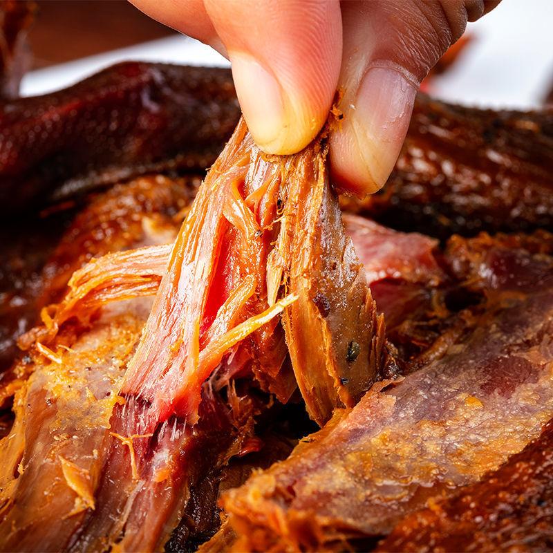 手撕风干酱板鸭湖南风味香辣板鸭整只正宗酱板鸭烤鸭鸭肉零食批发