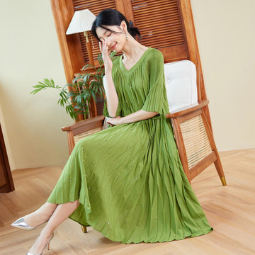 三宅风连衣裙女夏季短袖气质名媛褶皱长裙胖mm遮肚子大码绿色裙子