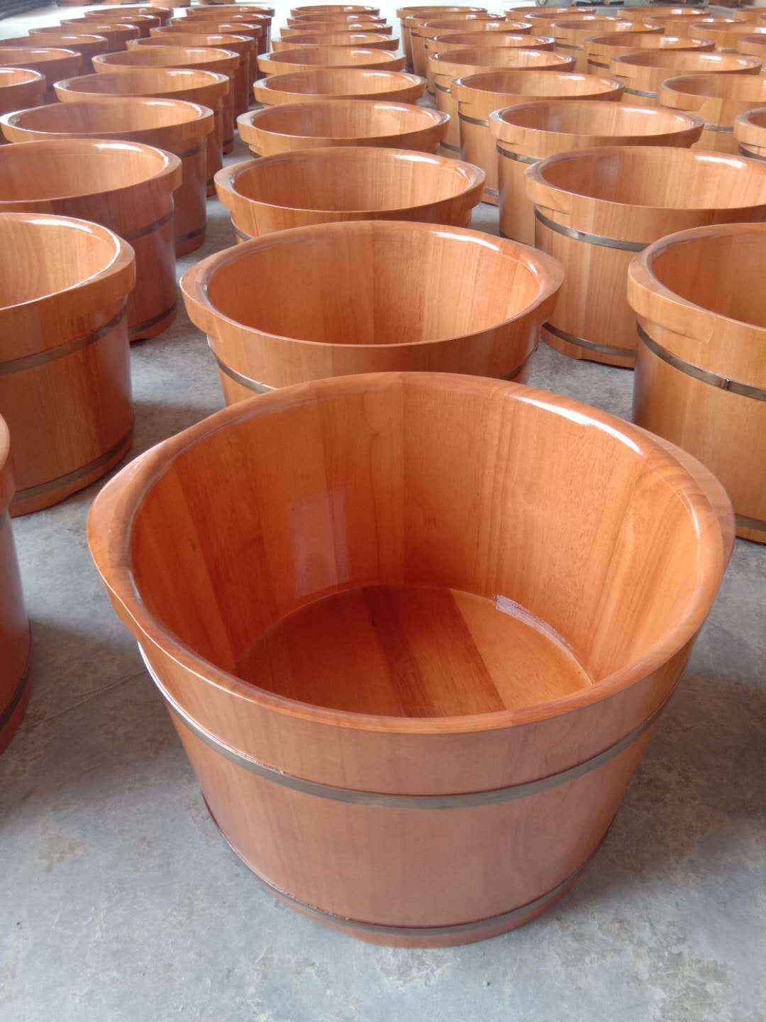 橡木泡脚木桶家用足浴盆泡脚桶洗脚盆木质实木泡脚盆厂家批发