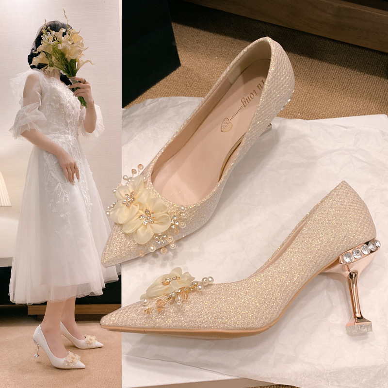 法式结婚鞋女秀禾主婚纱两穿2024新款新娘鞋不累脚水晶浅口高跟鞋