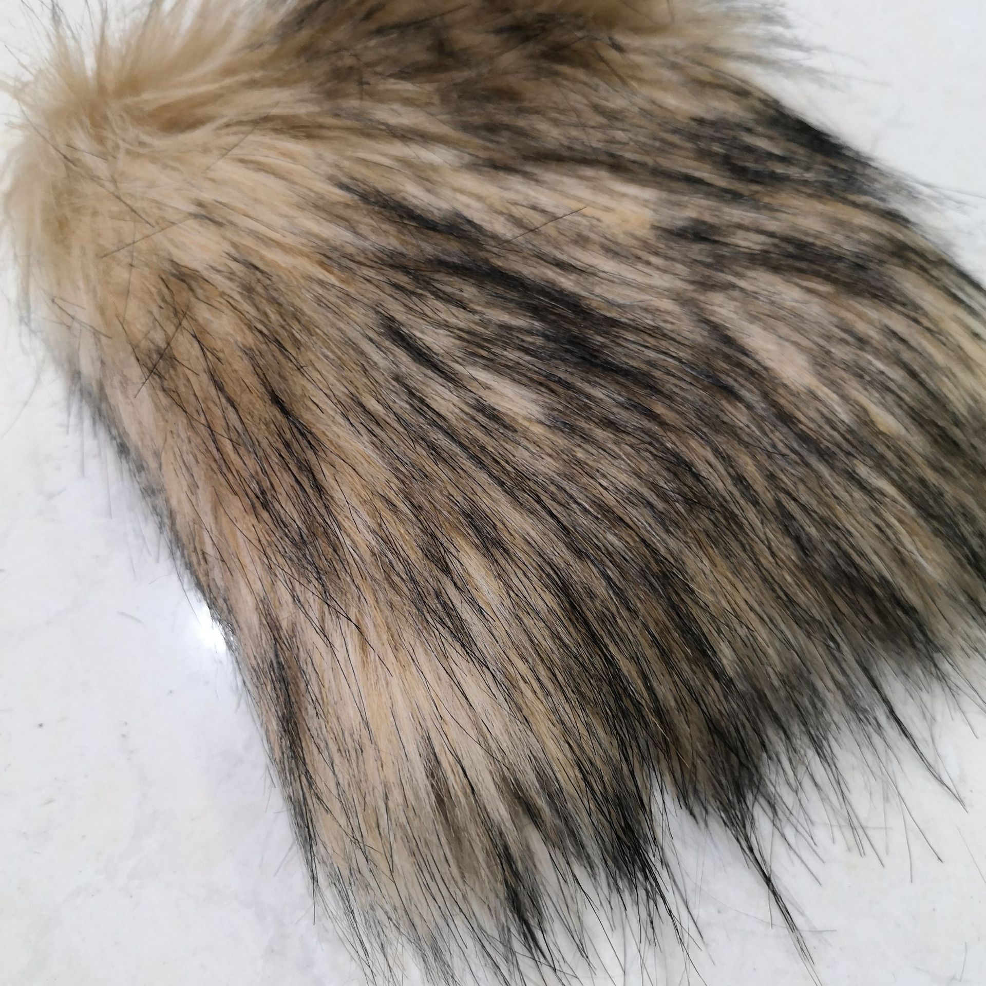 现货55mm仿狗毛双色狐狸毛染尖 毛领箱包工艺品人造长毛绒面料