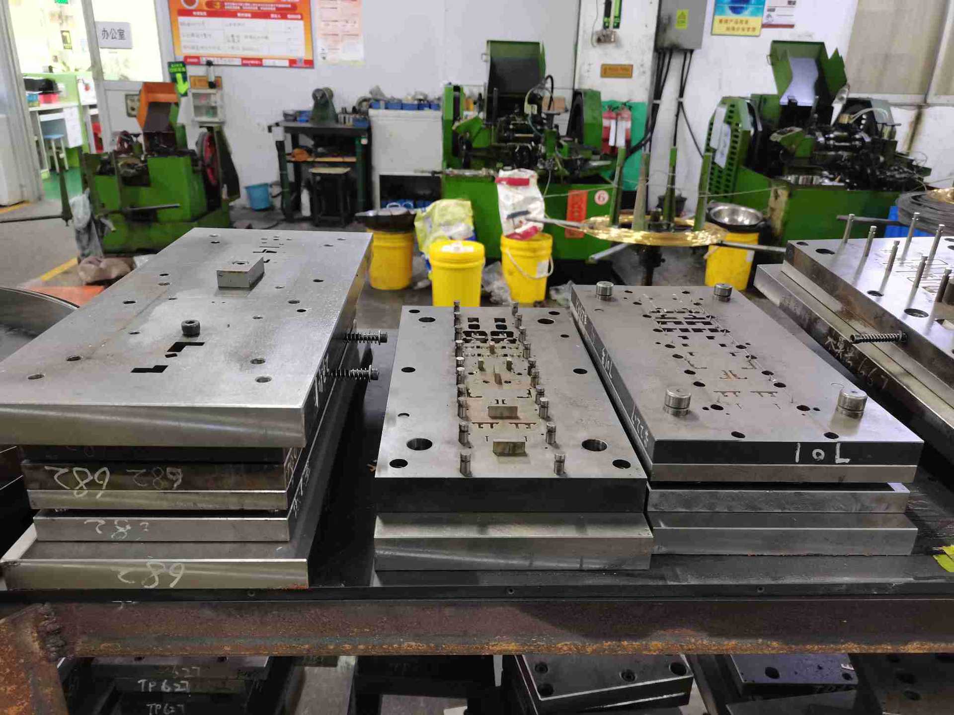 五金模具制造连续端子模 不锈钢片插座弹片 连续冲压 设计冲压