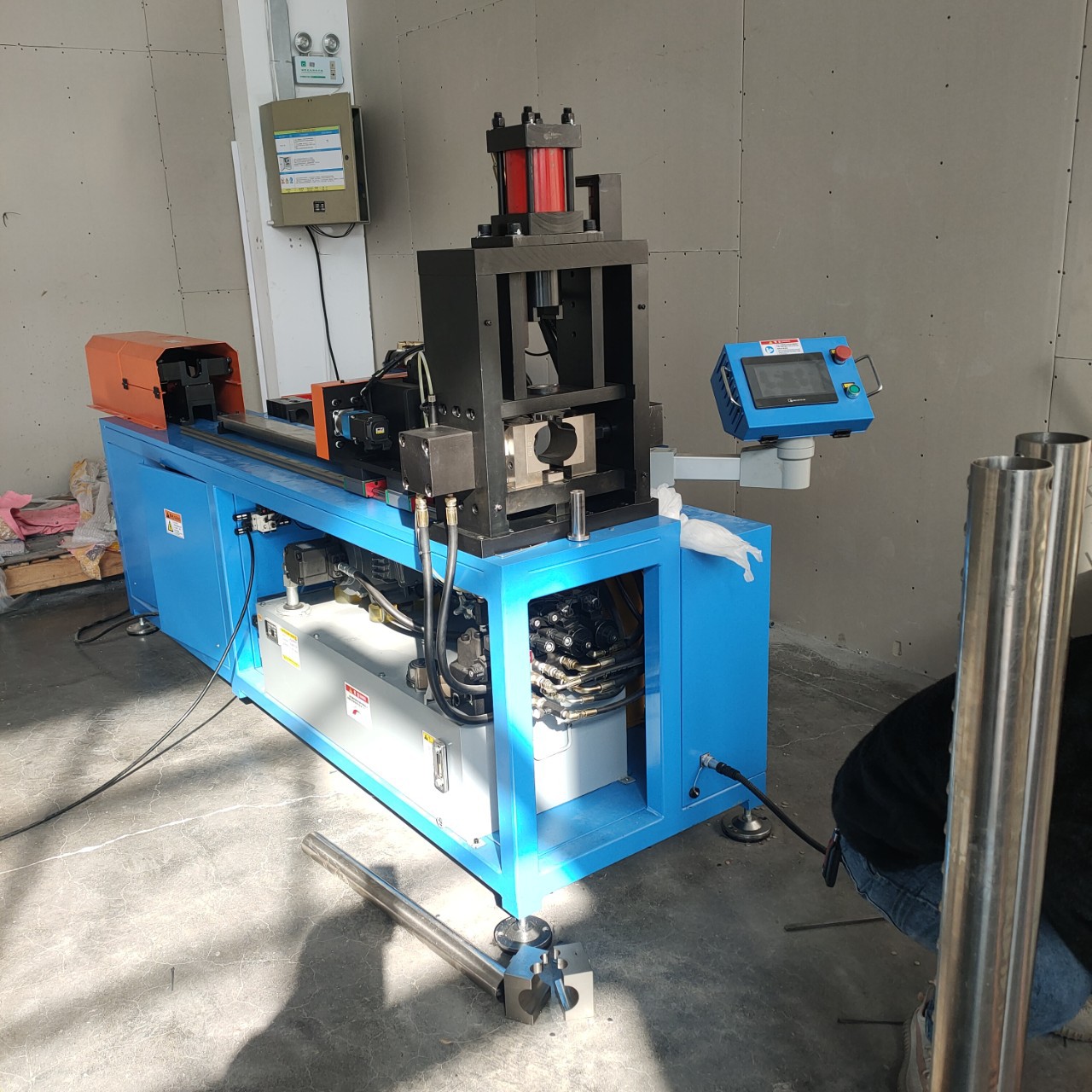 专用不锈钢拔孔机 伺服拔孔机