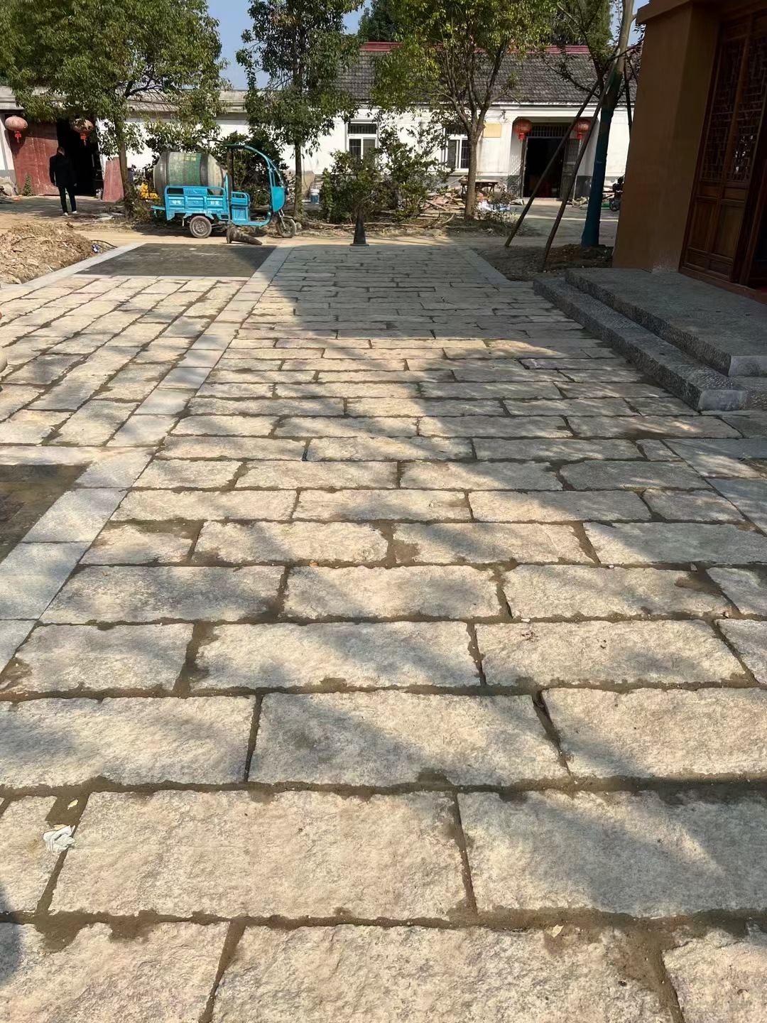 黄锈石仿古石材 老石板自然面 古镇建设 地铺石材 庭院景观