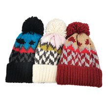亚马逊热卖毛线帽新品保暖帽秋冬复古提花针织帽女卷边可爱毛球帽