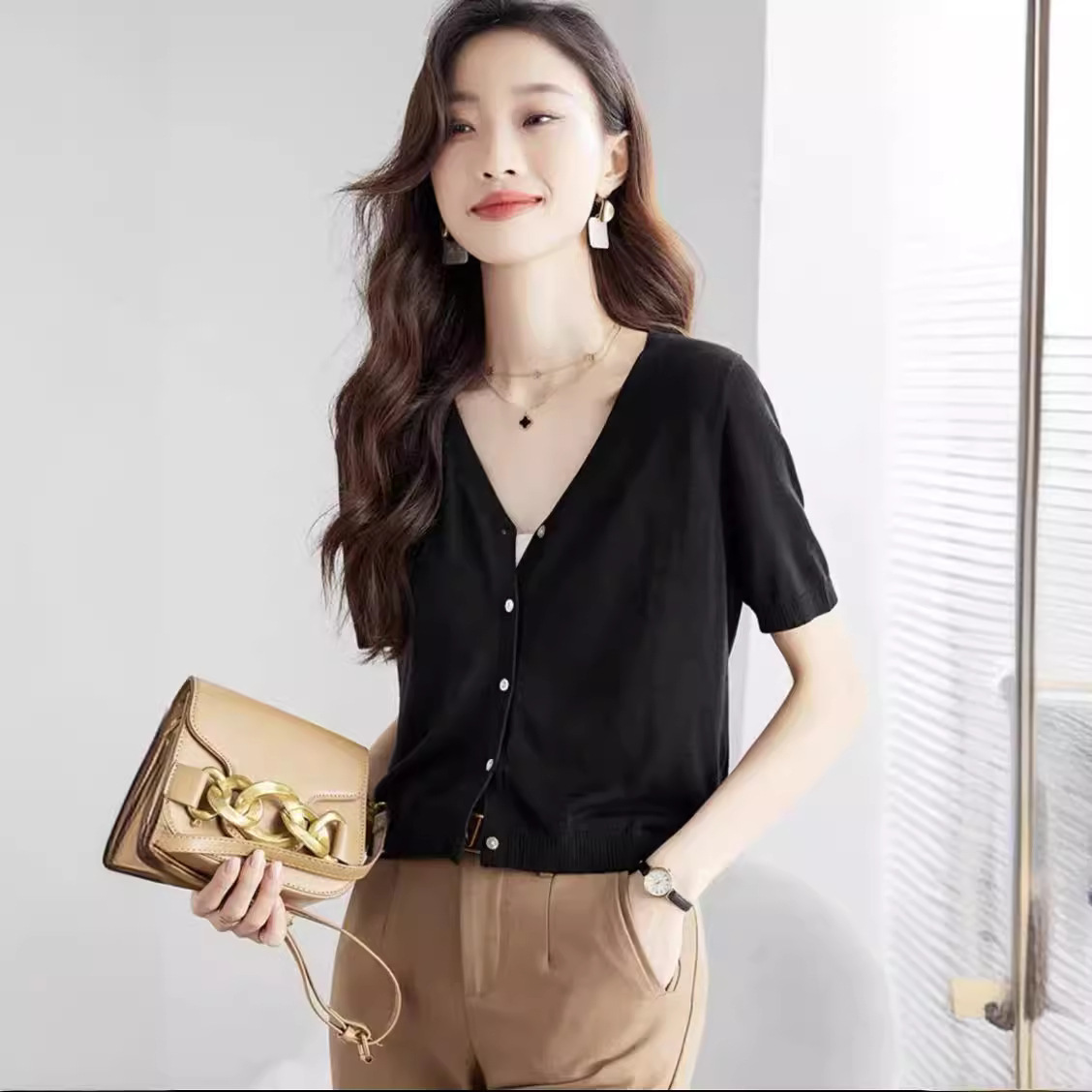 冰丝针织开衫女夏季防晒外搭短款披肩外套2024新款短袖薄款空调衫