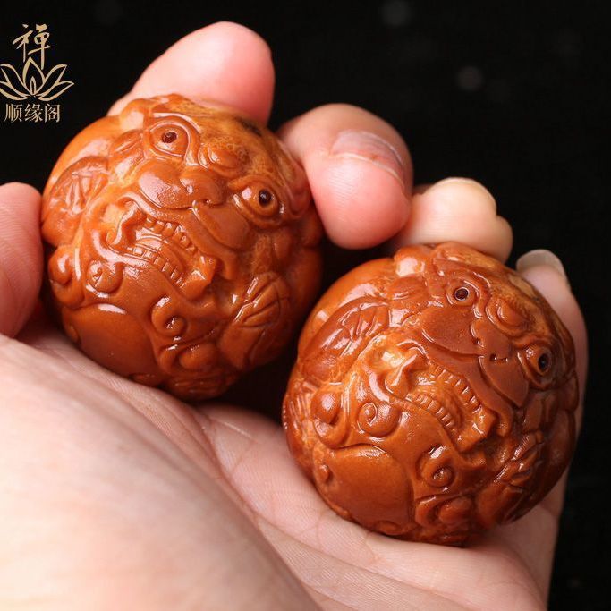 文玩橄榄核手串橄榄核雕刻巴西进口大核招财貔貅手球一对男橄榄胡