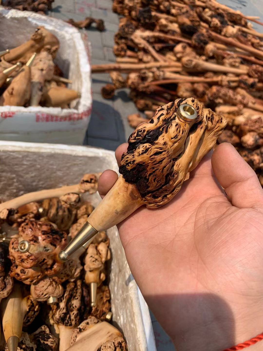 山茶木烟斗 黑果木烟嘴麻梨疙瘩随型烟斗旅游景点摆摊厂家直供