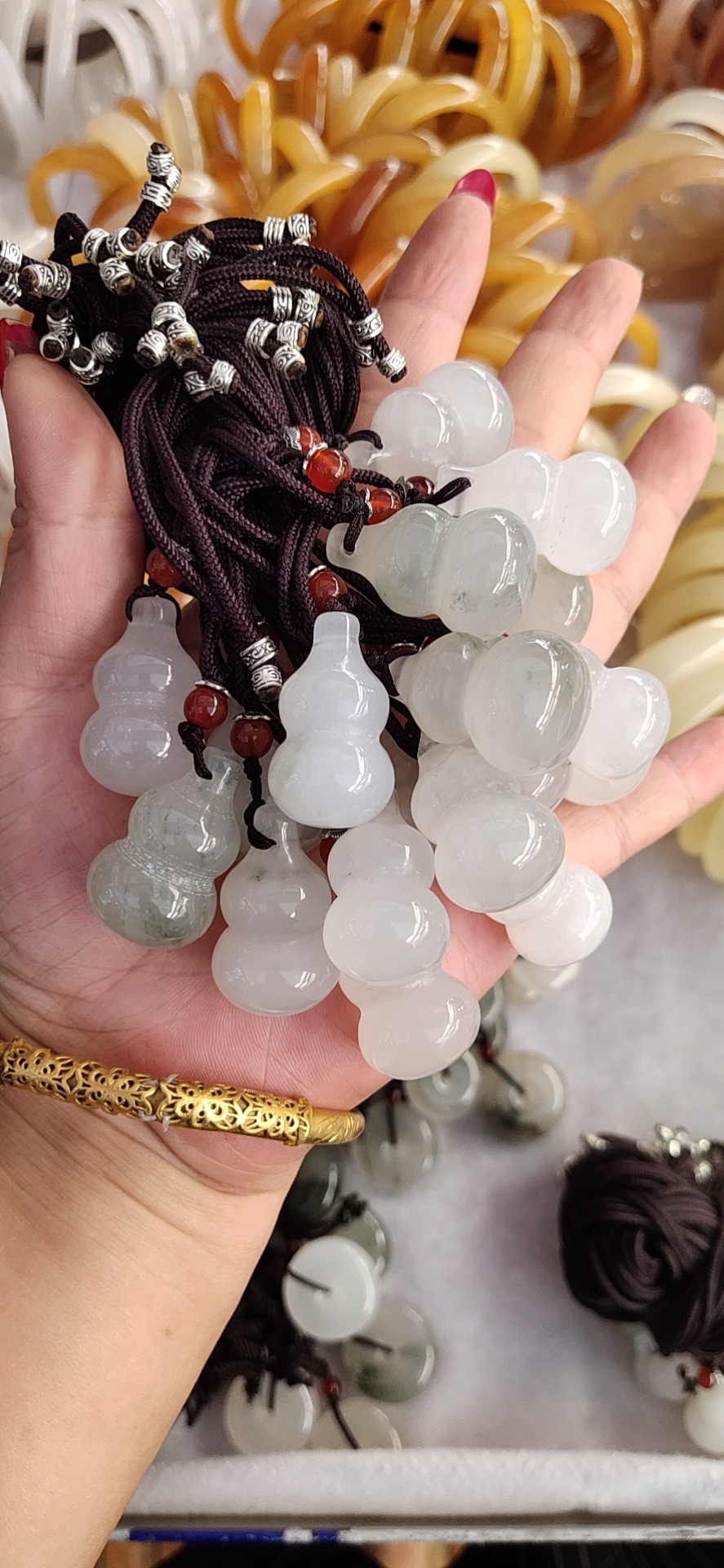 金丝玉平安扣吊坠 飘翠平安扣新疆雪域天山翠翡翠色玉佩批发-阿里巴巴