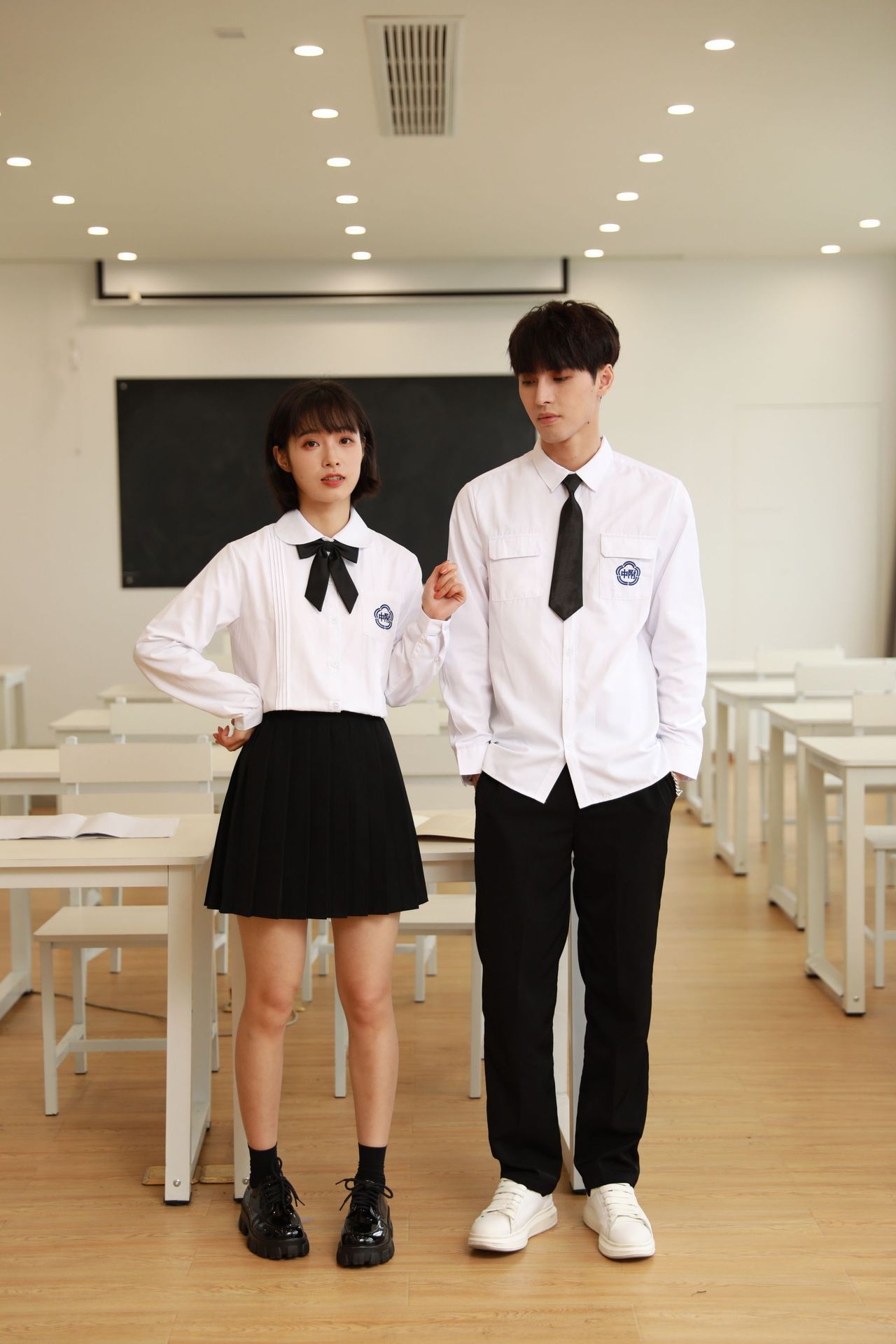 高中校服学院风中附衬衫毕业班服韩版中学生高中生运动会校服套装