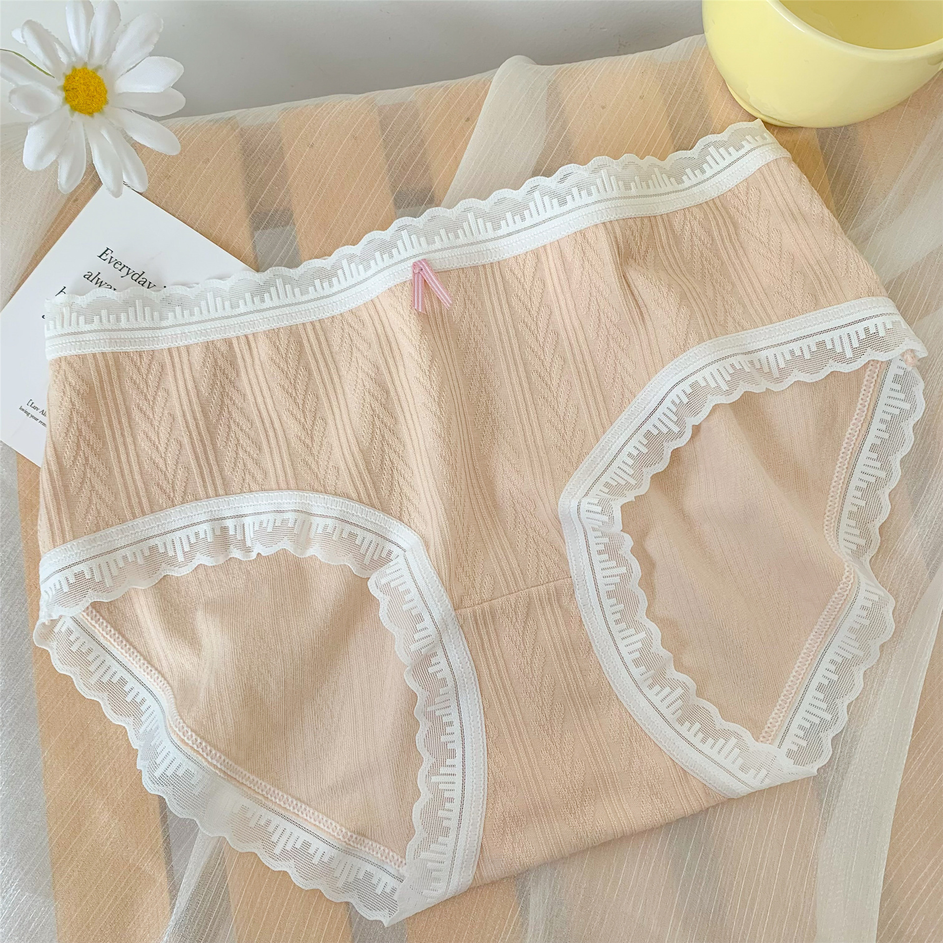 Japanese Style Simple Plain Color Girly and Fashion Student Comfortable Breathable Mid Waist Seamless Fresh Underwear Women