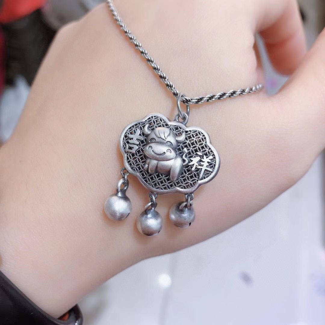 银佳银饰 足银999富贵吉祥复古牛吊坠 镂空工艺民族风一件代发