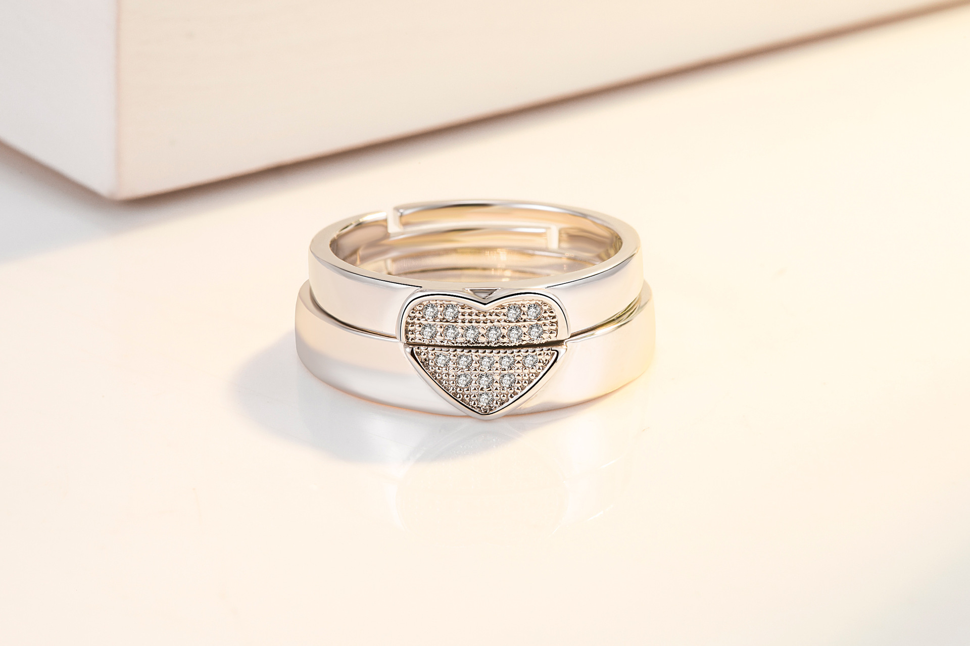 跨境心心相印情侣戒子创意爱心形镶钻银戒指男女开口对戒厂家批发