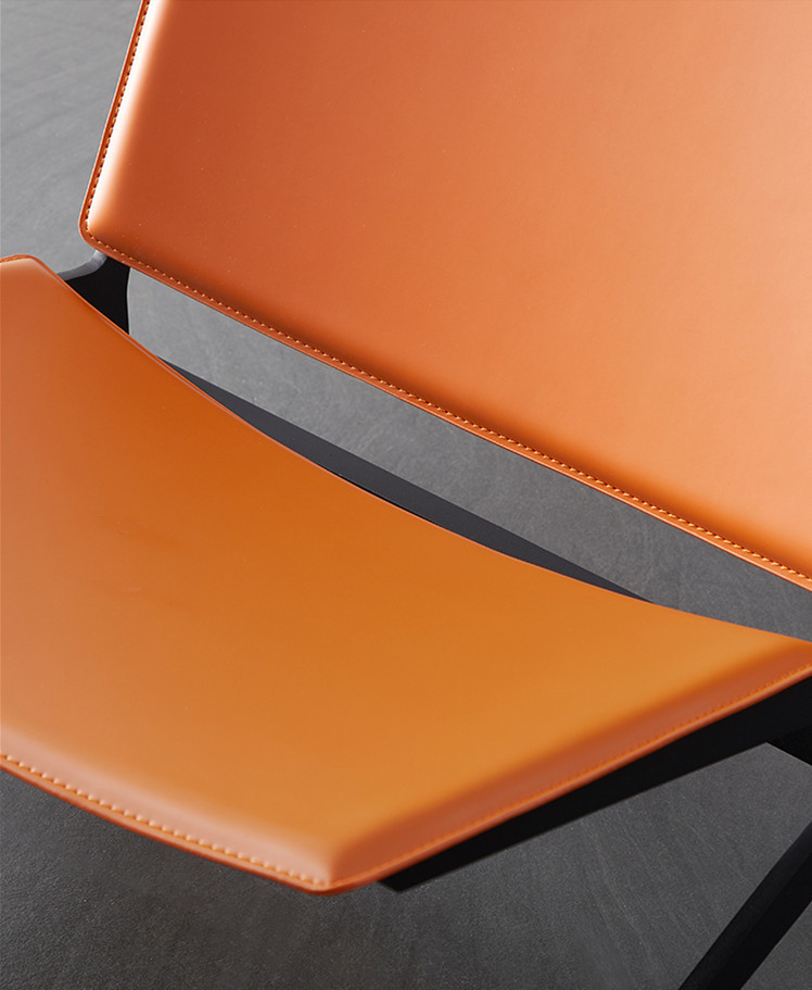 现代简约爱马仕橙色单人休闲椅轻奢意大利马鞍皮铁艺意式极简沙发