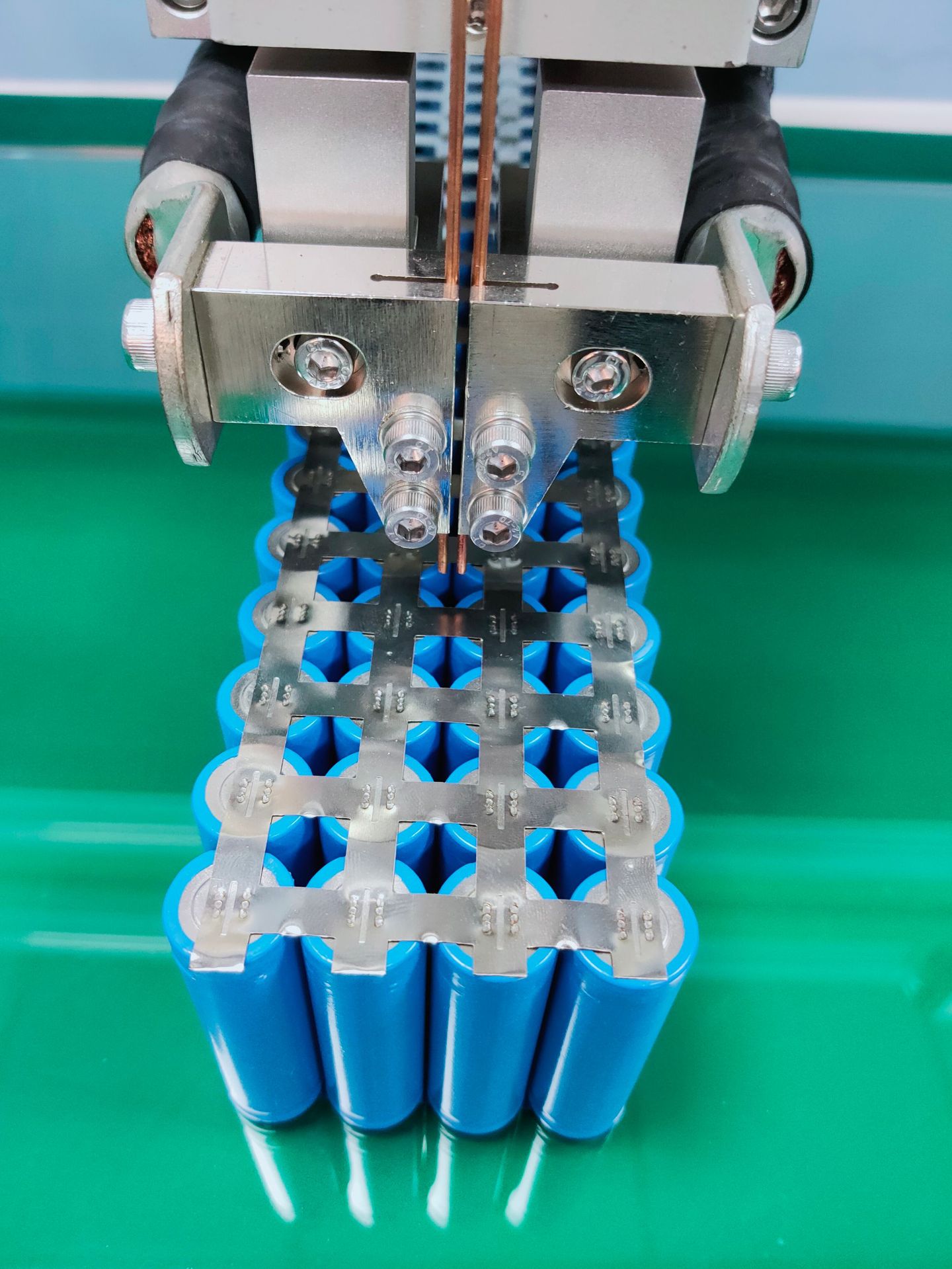 供应全自动电池点焊机 电动车锂电池组点焊机 配逆变直流焊接电源