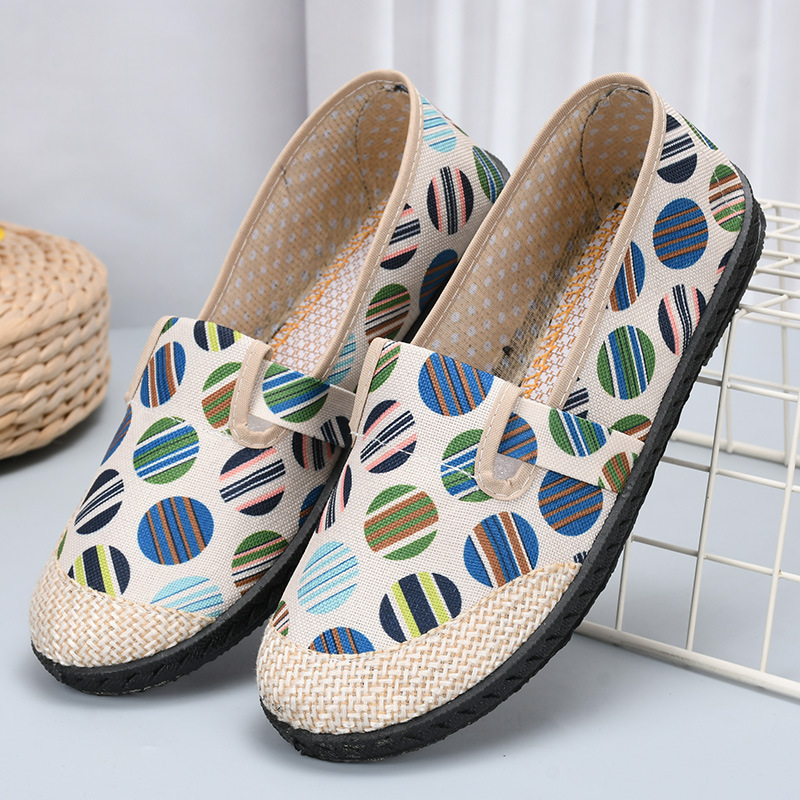 Beijing Cloth Shoes Women's Middle-Aged and Elderly Mothers' Shoes Non-Slip Soft Bottom Beef Tendon Bottom Canvas Work Embroidery