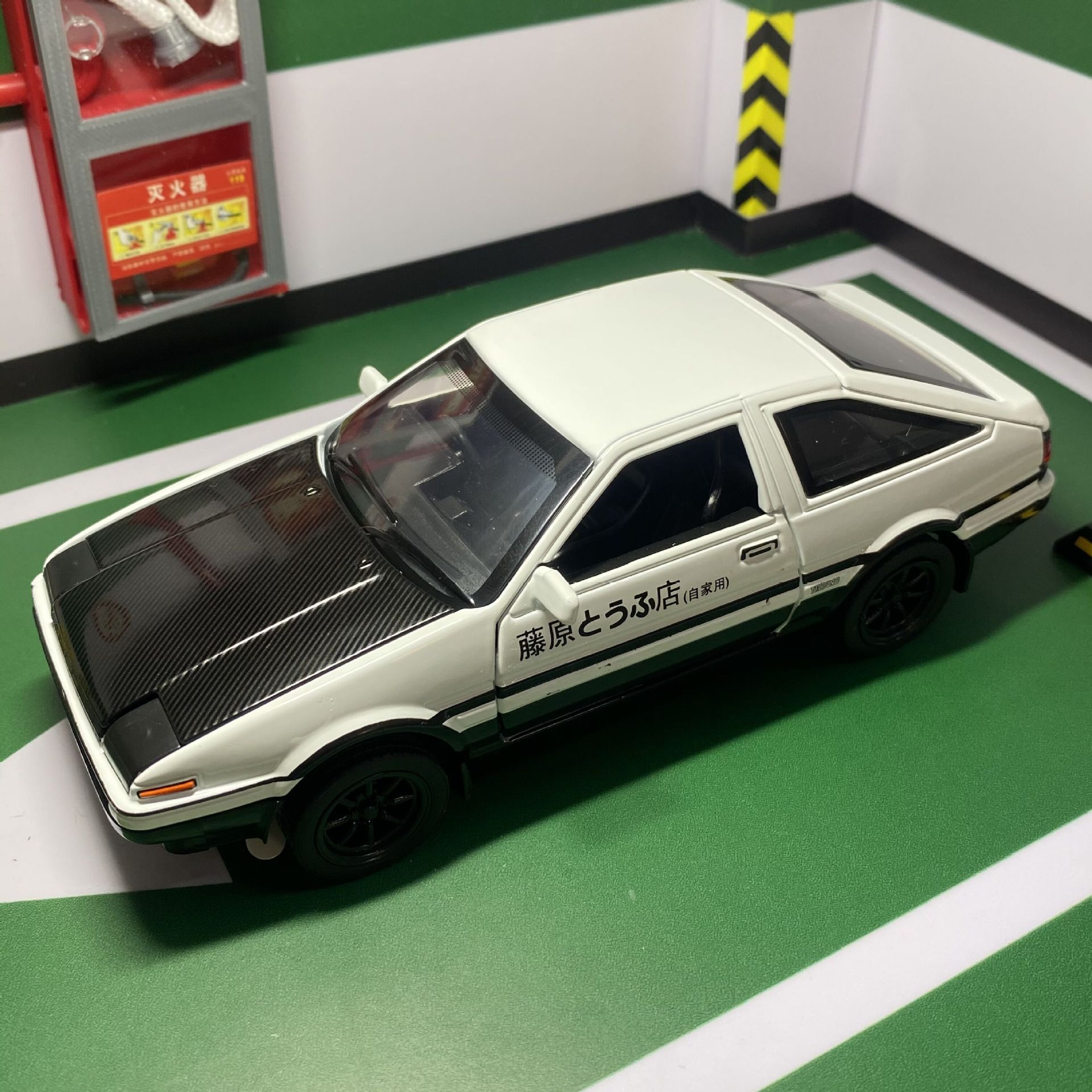 新豪迪1: 24丰田ae86头文字d合金车模摆件声光回力男孩玩具车模型
