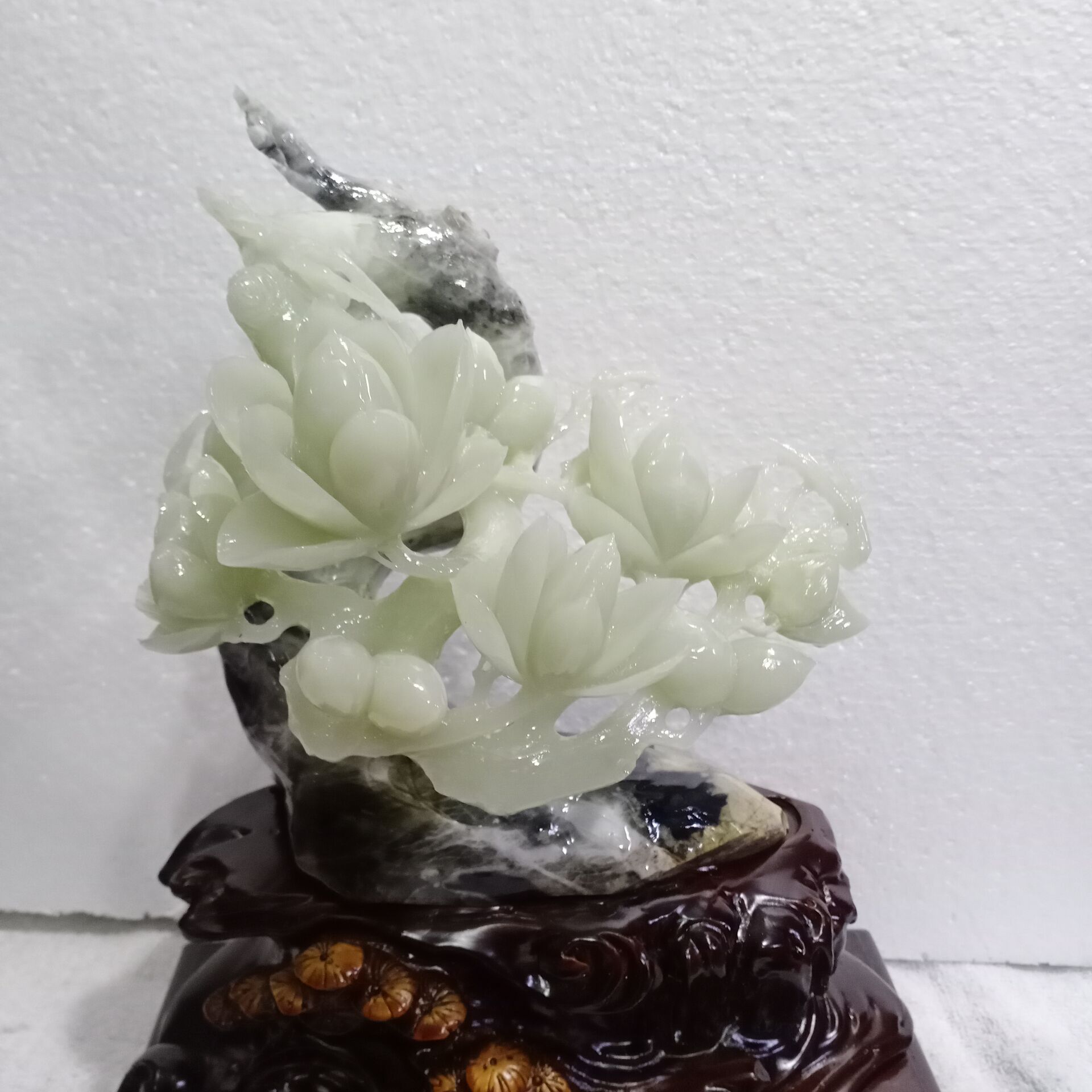 岫玉摆件玉兰花雕刻源头工厂直直供工艺品创意家装源头工厂直供