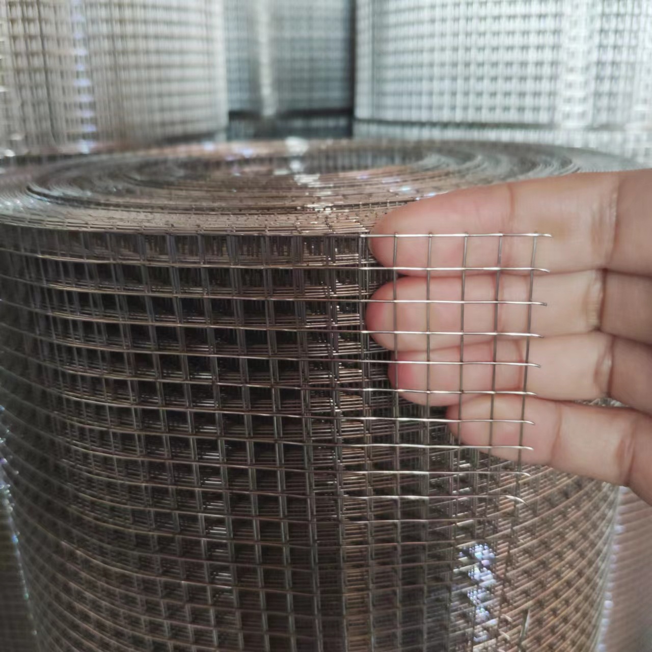 防鼠钢丝网卷防盗网金属丝网筛网筐烤网晾晒电焊网围栏不锈钢网片