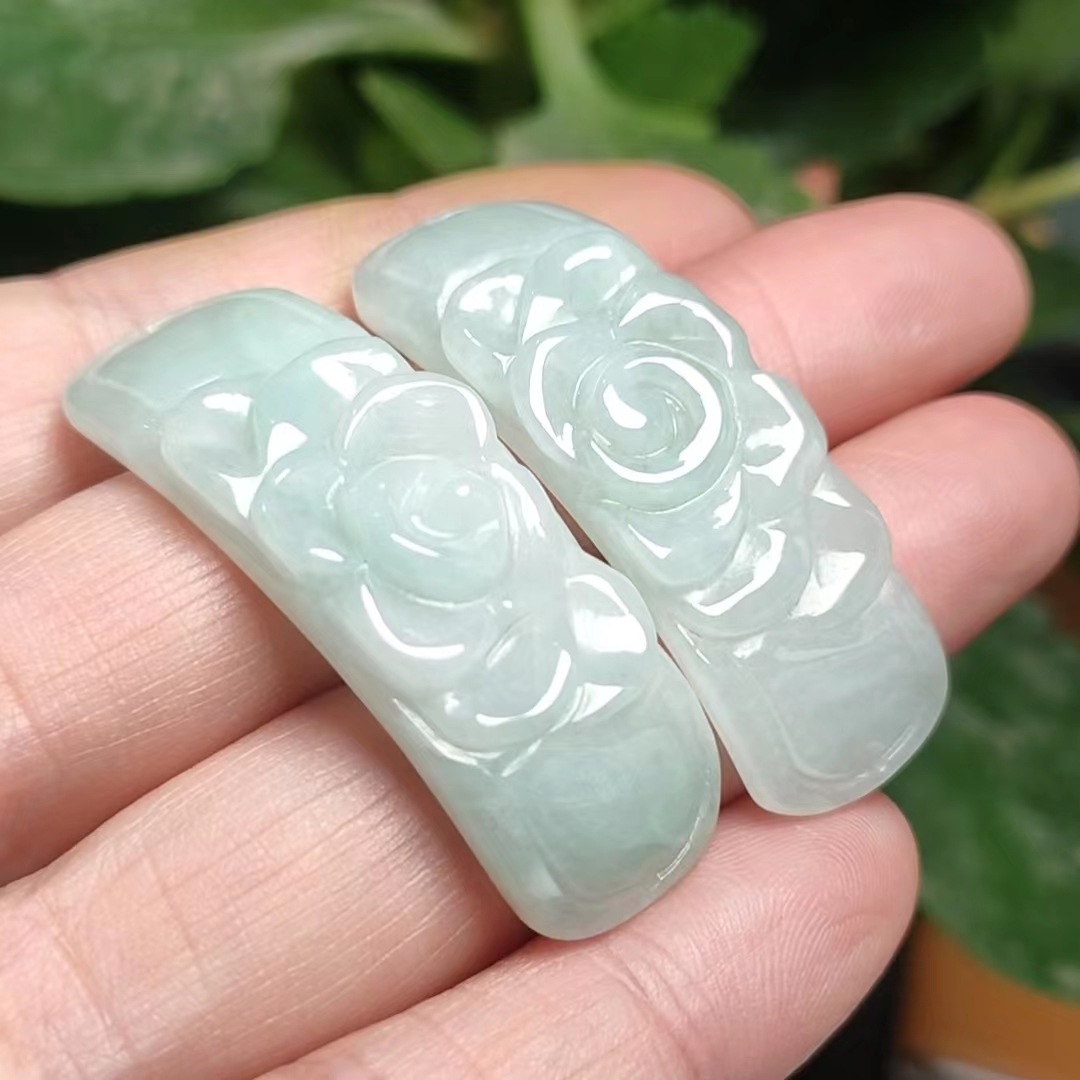 缅甸豆色a货翡翠雕花手排冰润豆色翡翠弯条手排牡丹花手排