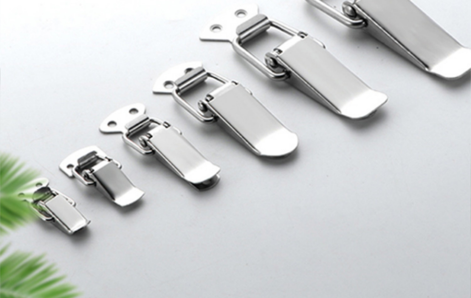 不锈钢搭扣鸭嘴扣105铁镀镍设备箱包锁扣工业机械弹簧工具箱卡扣