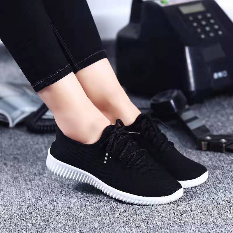 One Piece Dropshipping Women's Little Red Little Black Coconut Shoes Middle-Aged and Elderly Lace-up Sports Shoes Breathable Old Beijing Cloth Shoes