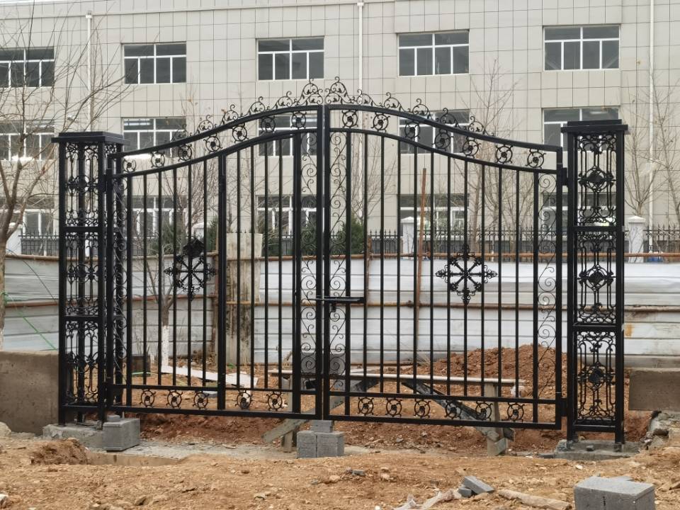 厂家供应 批发铁艺大门 别墅铁艺门防盗门 铁艺安全门庭院墙大门