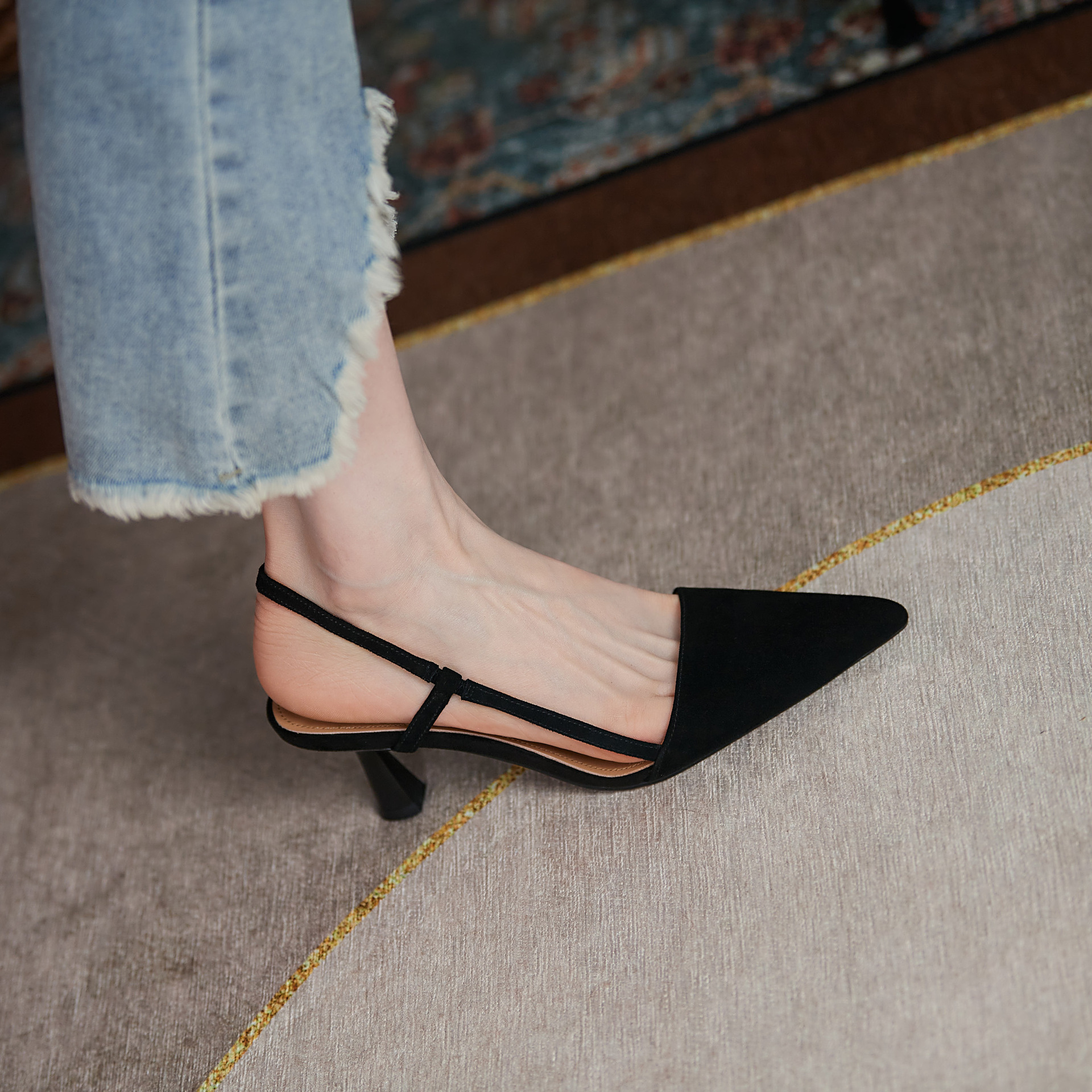 时尚包头凉鞋法式一字带高跟鞋尖头细跟凉鞋女仙女风2021春夏新款