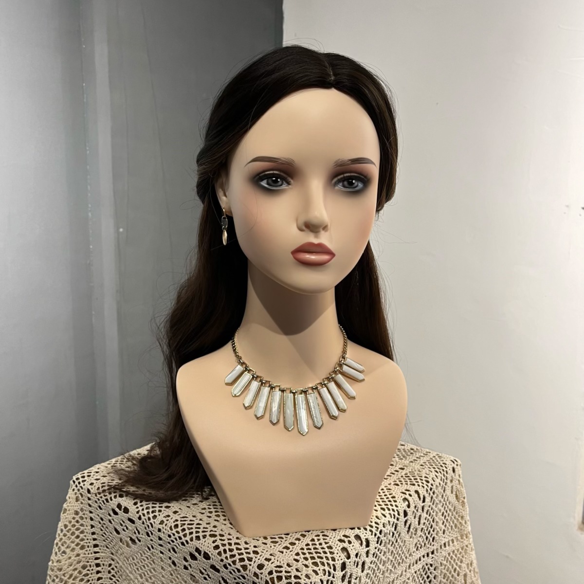 新款假发店头模双肩女模特头cos动漫展示仿真人白肤色饰品道具