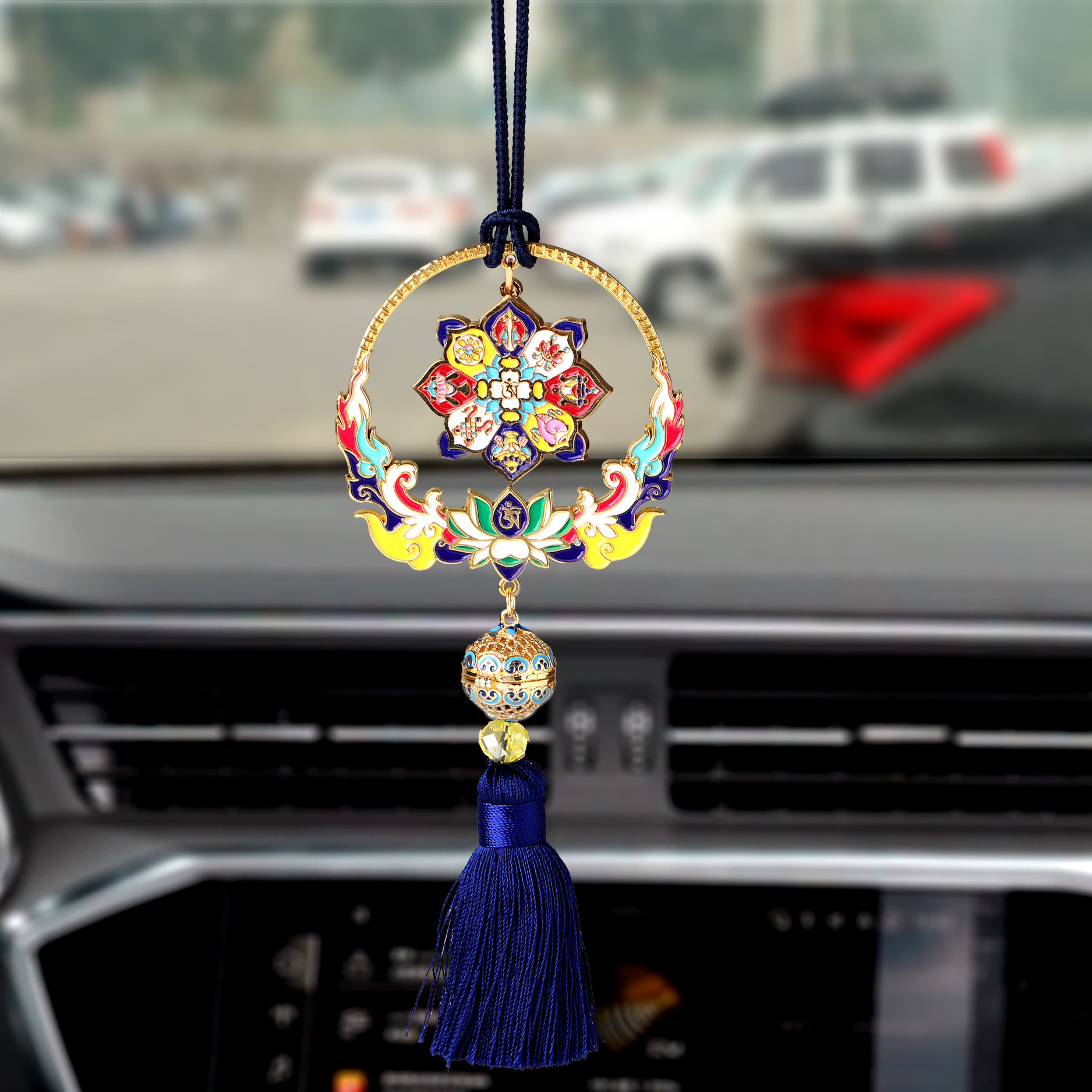 National Style Creative Car Ornament Woven Tassel Zinc Alloy Car Accessories Car Interior Aromatherapy Pendant Gift Box Wholesale