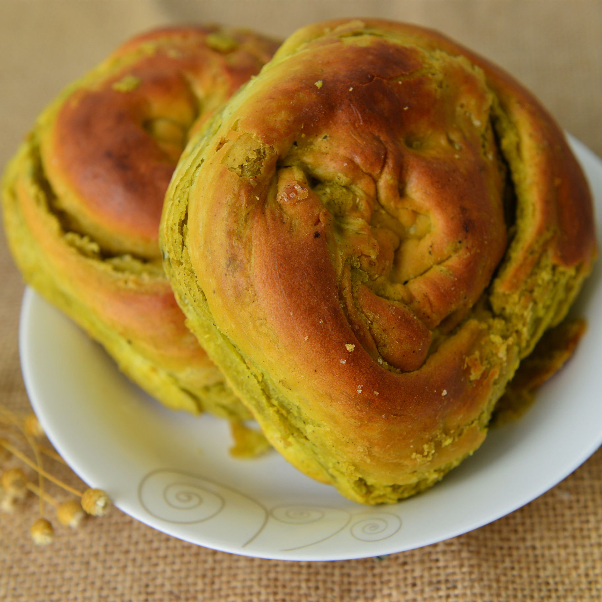 临夏锅盔苦豆群锅甘肃回族熟食定西香豆黄馍馍老式面点手工速食批