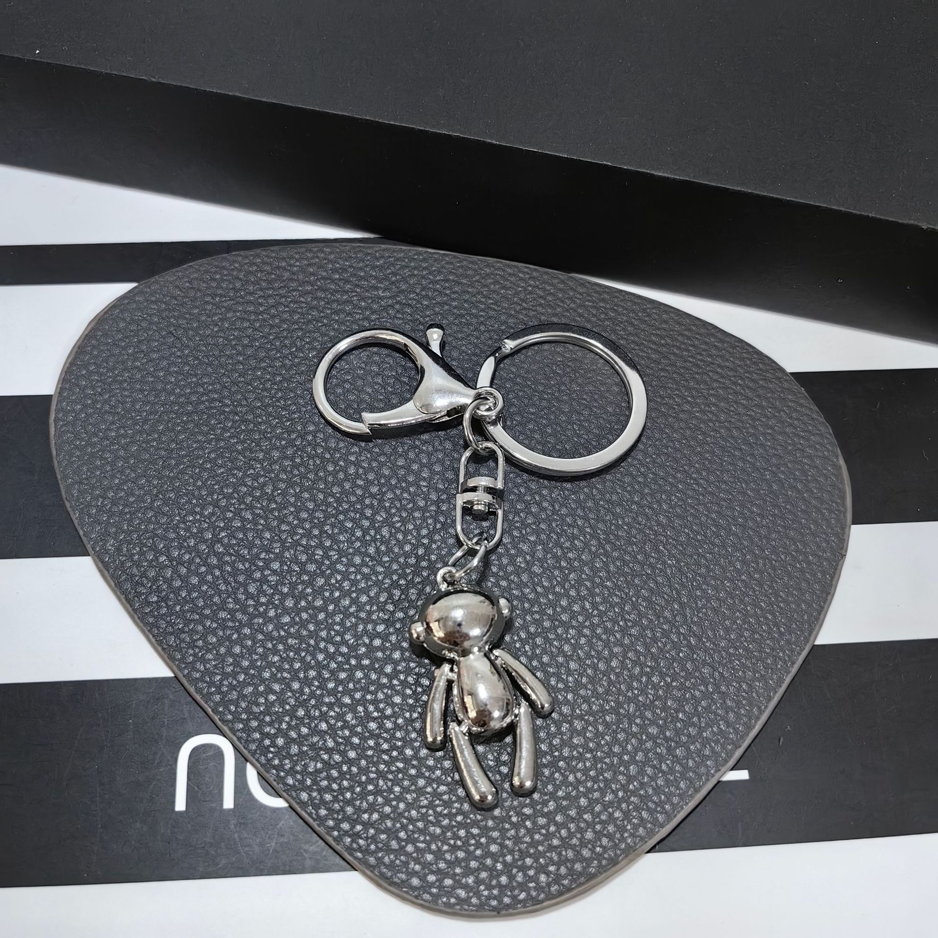 Cross-Border Creative Fashion Spaceman Alloy Keychain Movable Astronaut Robot Key Chain Pendant