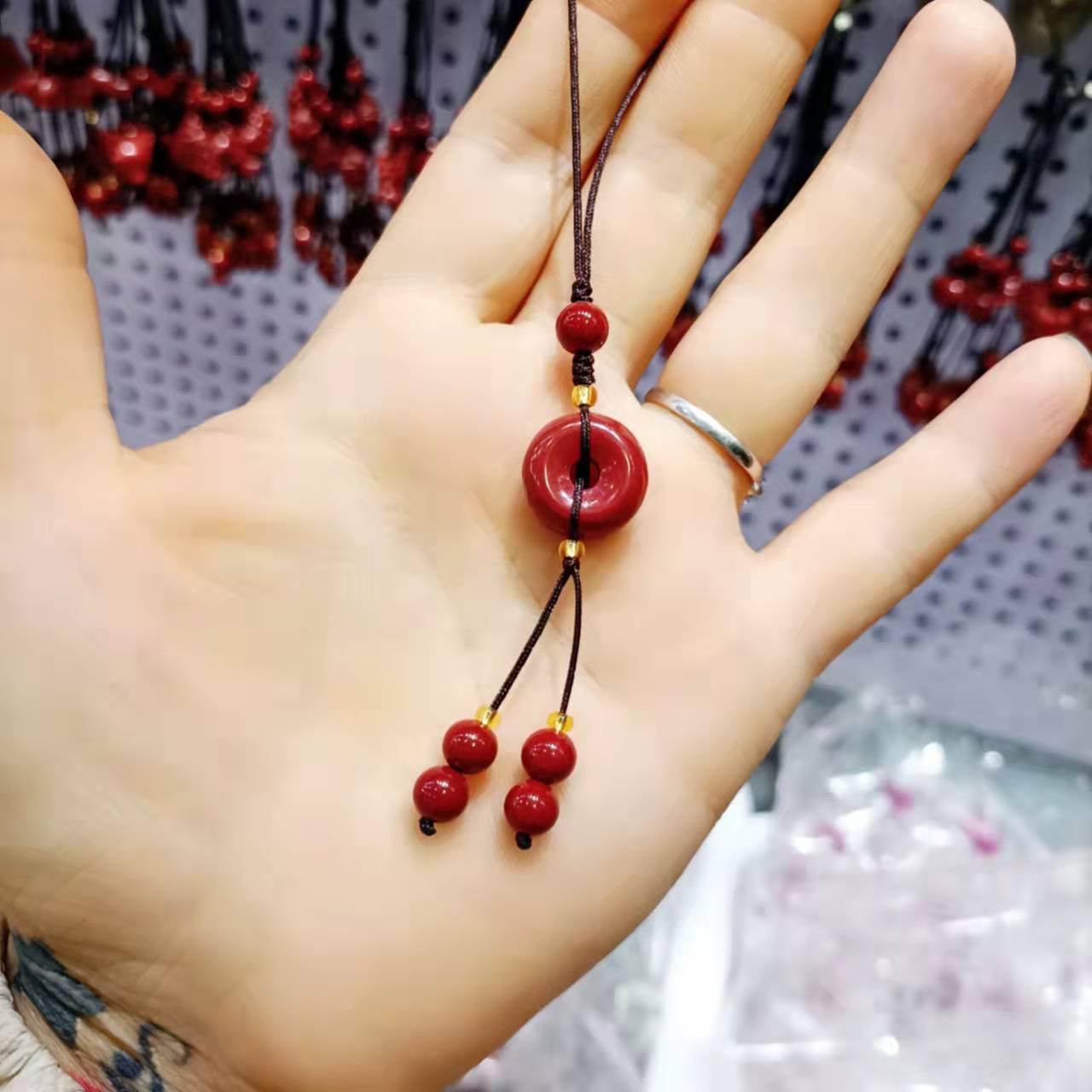 朱砂12生肖手机挂天然原矿朱砂高含量紫金砂十二属相挂件礼品批发