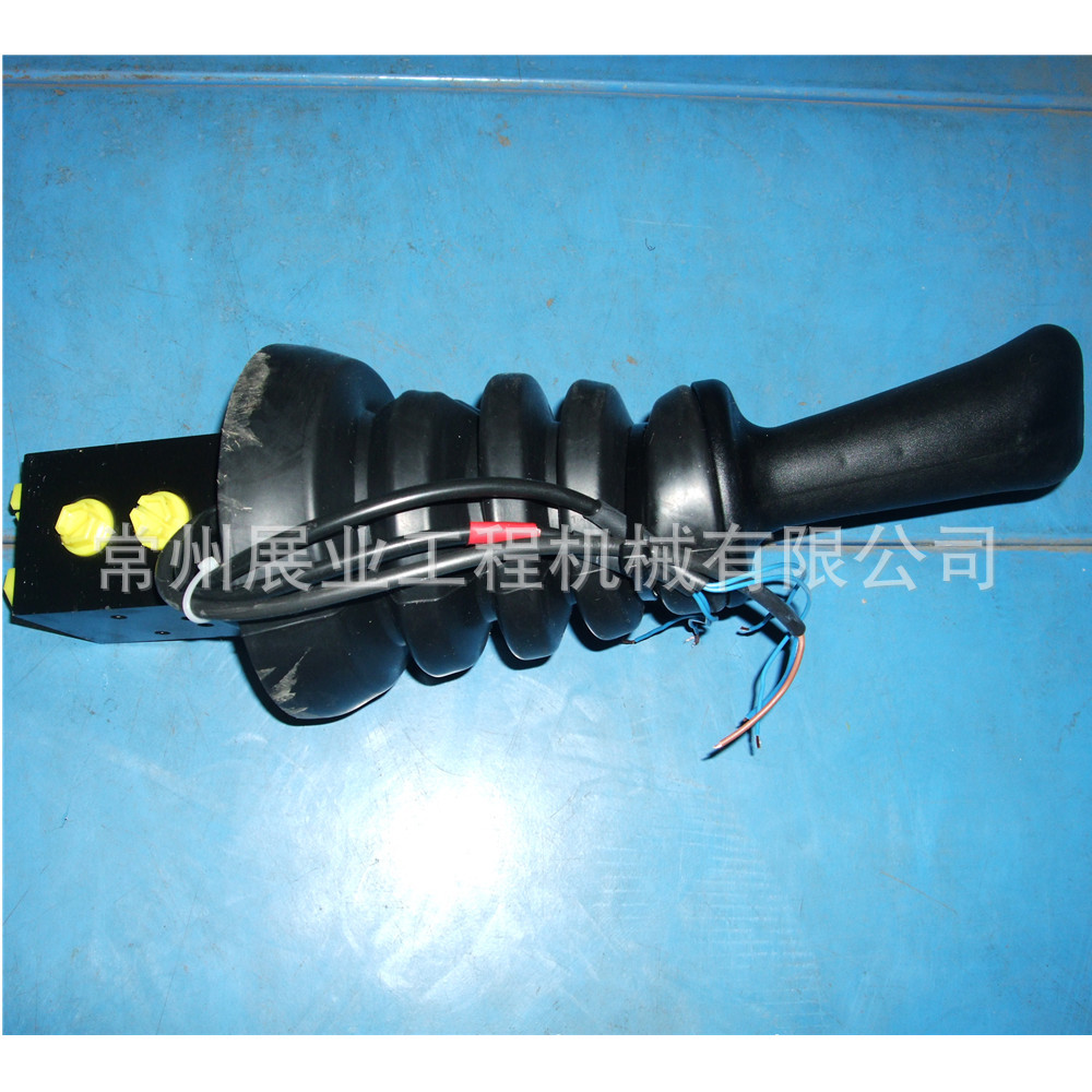 常林装载机两头忙压路机配件956 956t yz12hd 国机重工先导阀总成