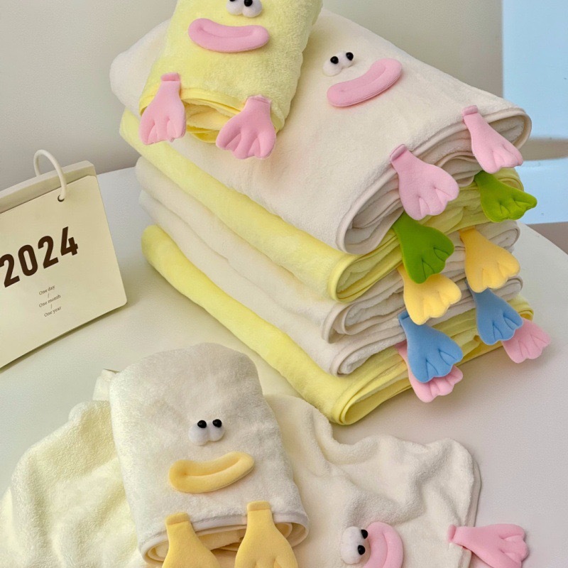 Cute Coral Fleece Bath Towel with Feet Women Can Wear and Wrap 2024 New Style than Cotton Adult Towel Two Or Three Pieces in a Set