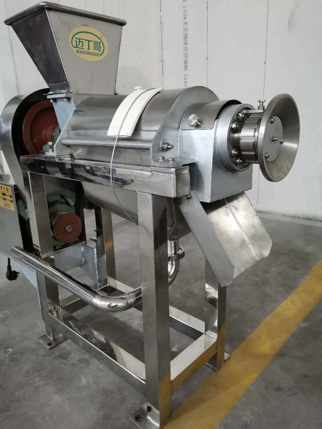 果汁厂用水果螺旋榨汁机 苹果梨带破碎压榨机 油甘果沙棘果榨汁机