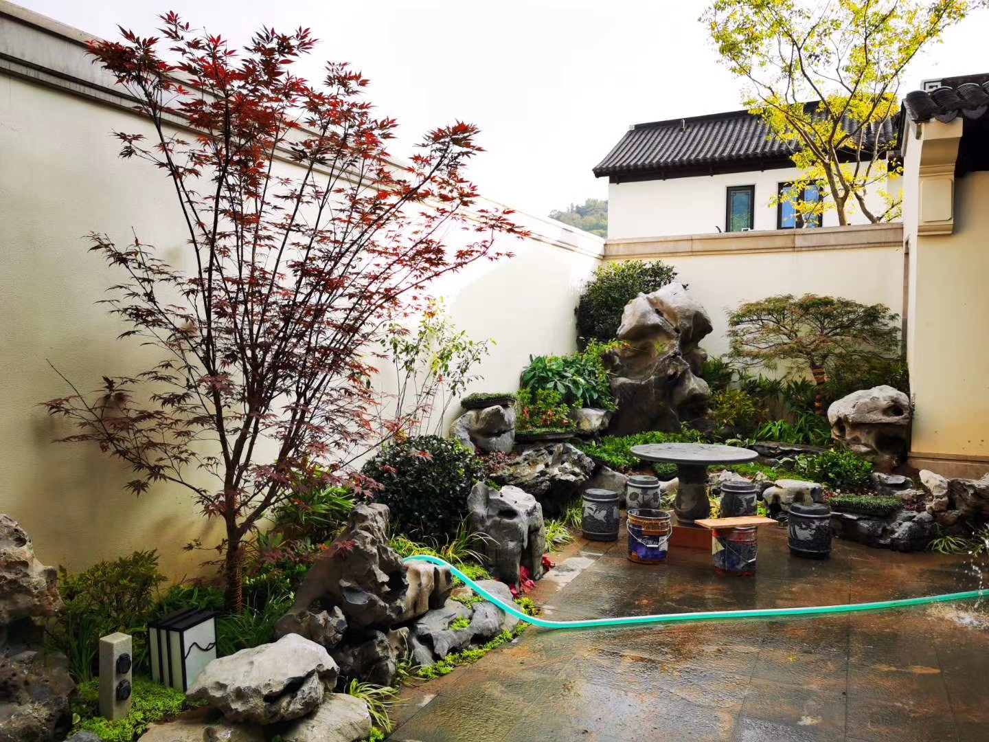 大型园林中式造型太湖石庭院造景石草地古建点缀石 太湖石摆件