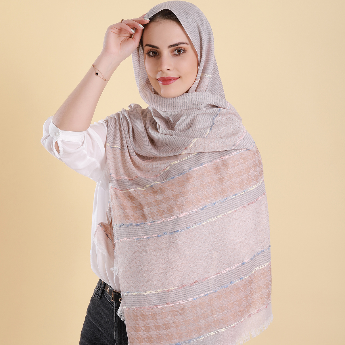 2021年春季新款千鸟格彩纱围巾中东穆斯林头巾外贸新款