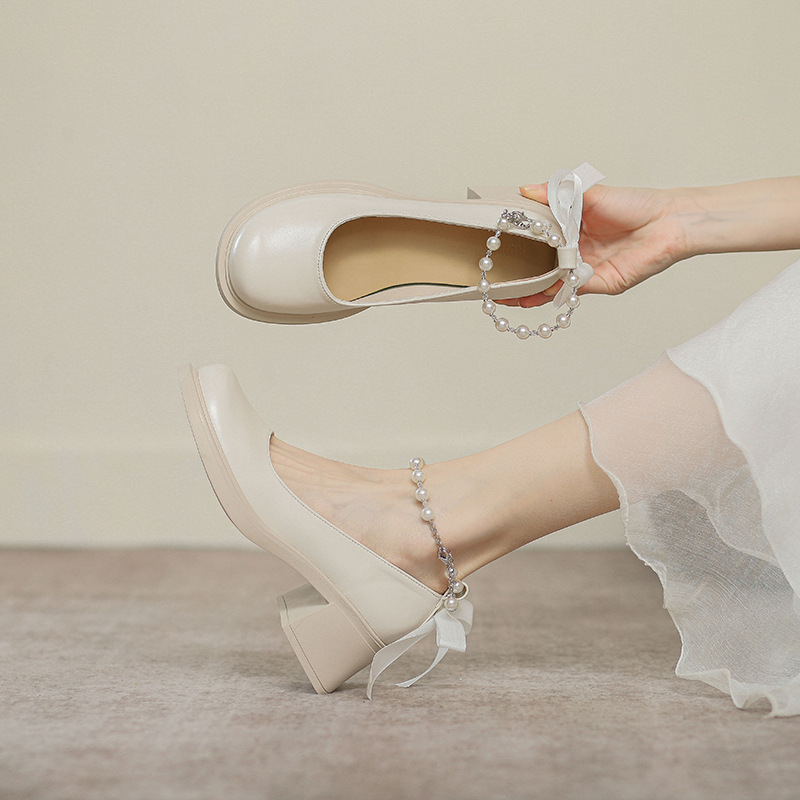 2024早春新款白色玛丽珍单鞋女气质百搭珍珠搭扣粗跟浅口高跟鞋女