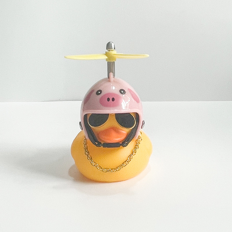 破风鸭小黄鸭摆件十二生肖网红鸭汽车电动车头盔配件装饰品小鸭子