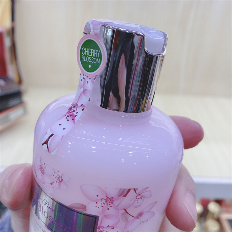 樱花纯露身体乳保湿滋润秋冬香体补水浴后润肤乳女士留香