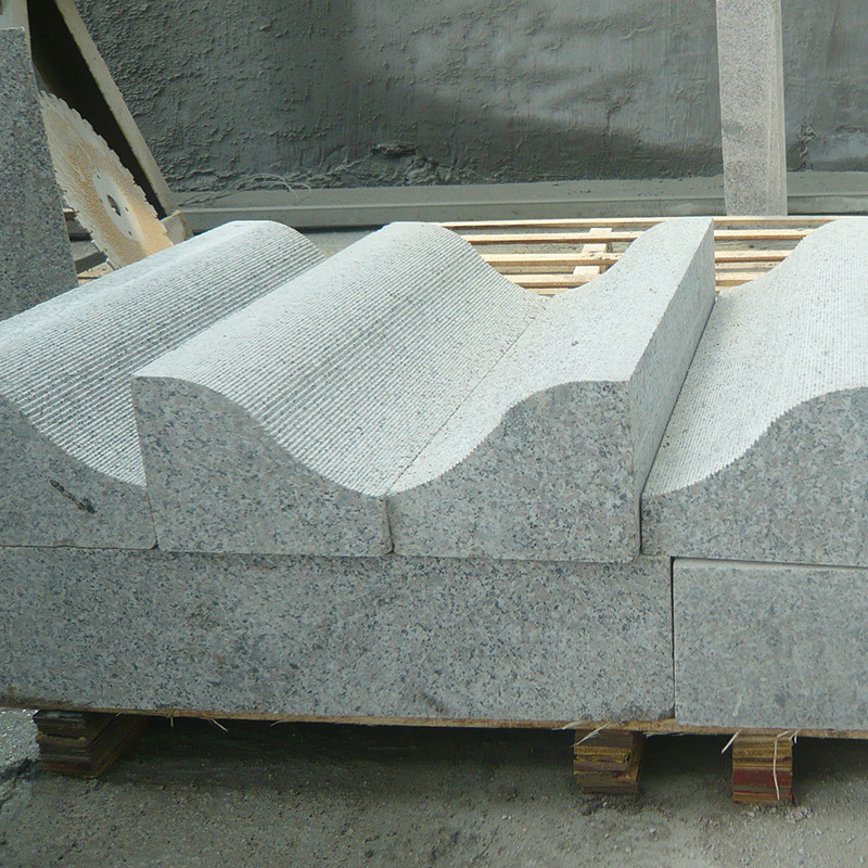 花岗岩s型路沿石道牙弯道石芝麻灰路边石五莲花路缘石芝麻黑平石