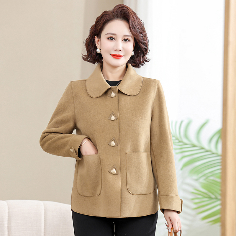 50岁妈妈春装短款毛呢外套中年女士洋气春秋风衣中老年女时尚上衣