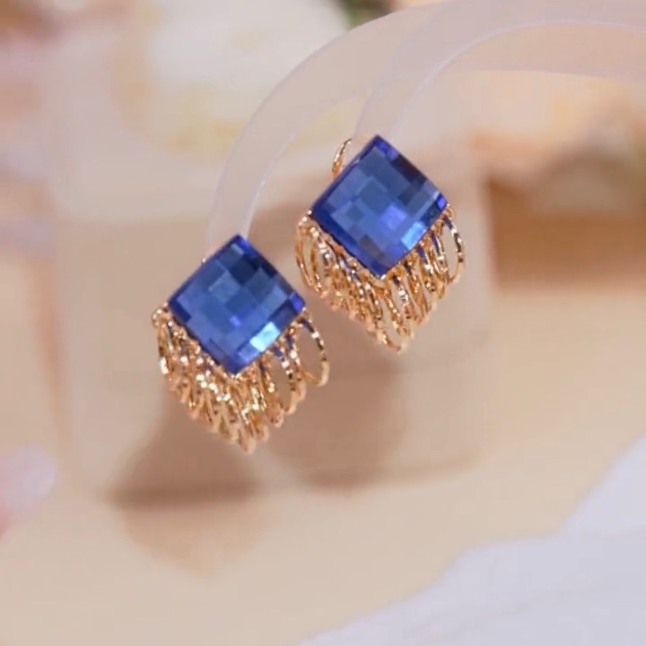 卡拉美拉抖音热门耳饰女生复古风人工蓝水晶方块圆环耳扣耳钉银针