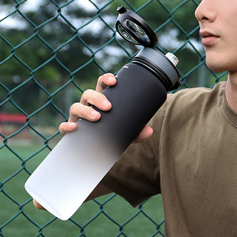 8成交0个700ml大容量水杯吸管杯网红可乐奶茶杯广告小礼品塑料杯便携