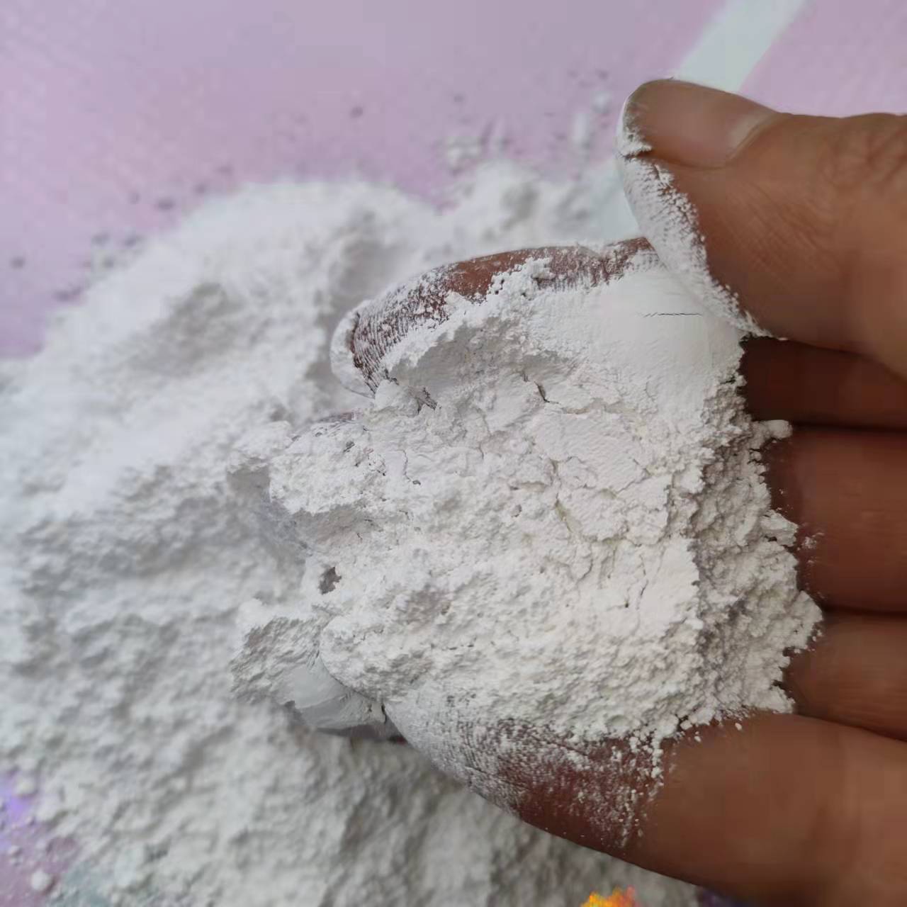 供应凹凸棒土坡缕石粉土地板结用凹凸棒土白色棒土-阿里巴巴