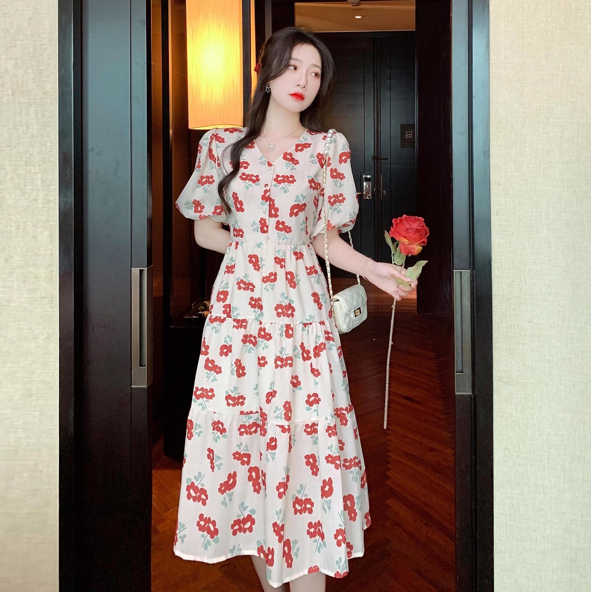 实拍2022夏季小红花绑带连衣裙女复古港风短袖碎花v领泡泡袖裙子