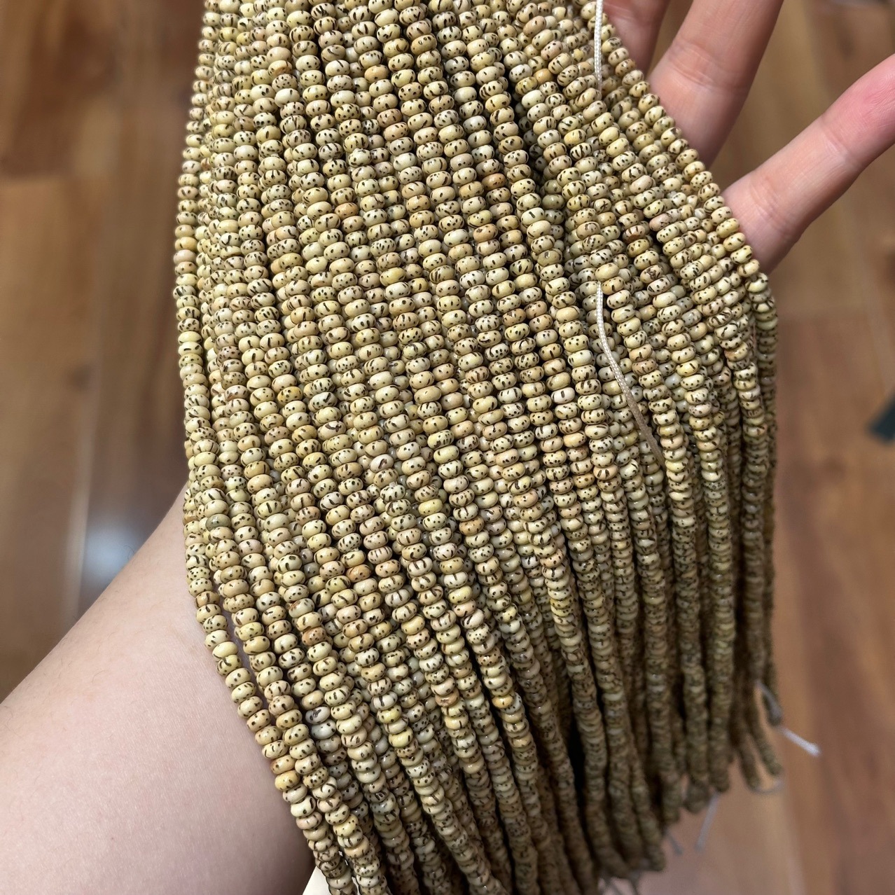 2x4毫米左右海南迷你星月菩提子小籽老籽黄金籽原生态-阿里巴巴